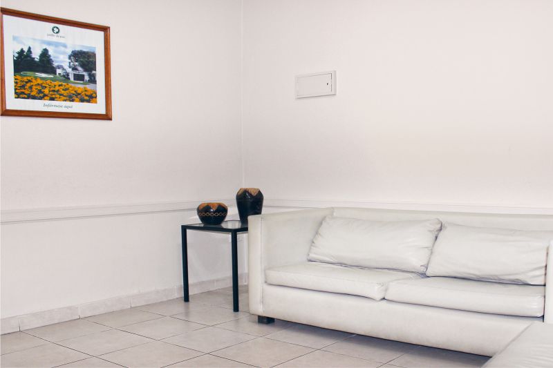 Sala de homenaje Salón A con patio jardín